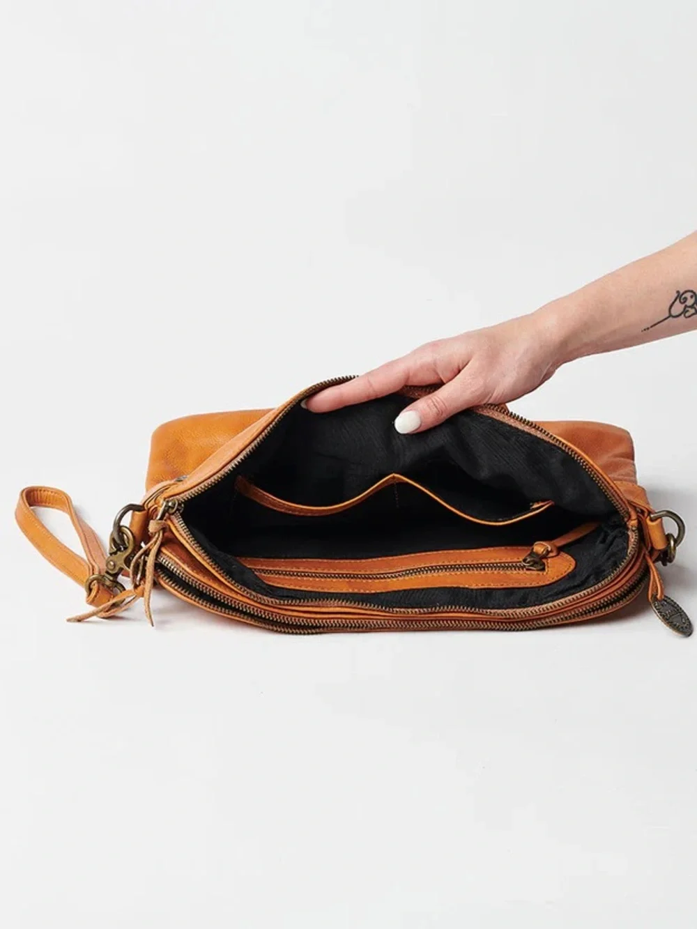 Wanderers Venetian Molto Grande Tan Quality Leather Crossbody Bag Commuter NWT - Picture 14 of 14